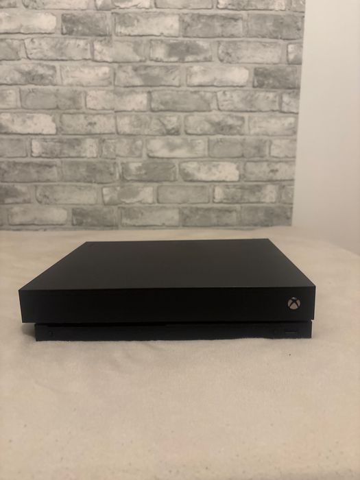Xbox one X 1 pad