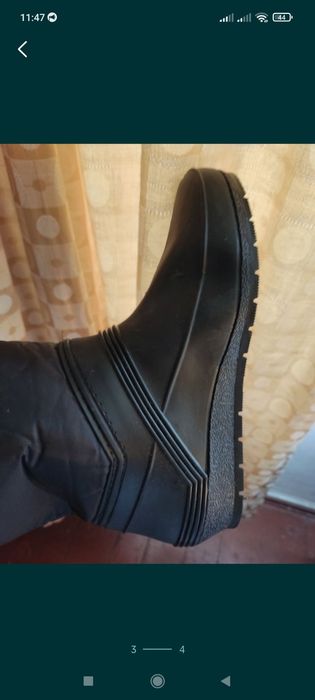 Продам женские теплые резиновые сапожки