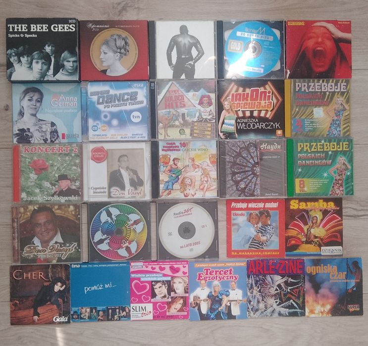 26 albumów/składanek z muzyką