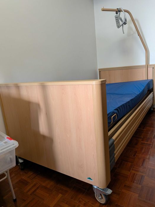 Cama Articulada Elétrica Hospitalar Burmeier Dali (Excelente Estado)