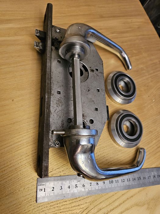 Продам винтажнуый не убиваемый железнодорожный замок с  ручками