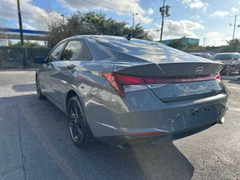 2022 Hyundai Elantra SEL