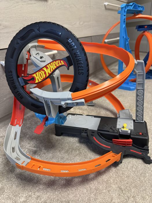 Трек HotWheels "Гонки на шиномонтаже
