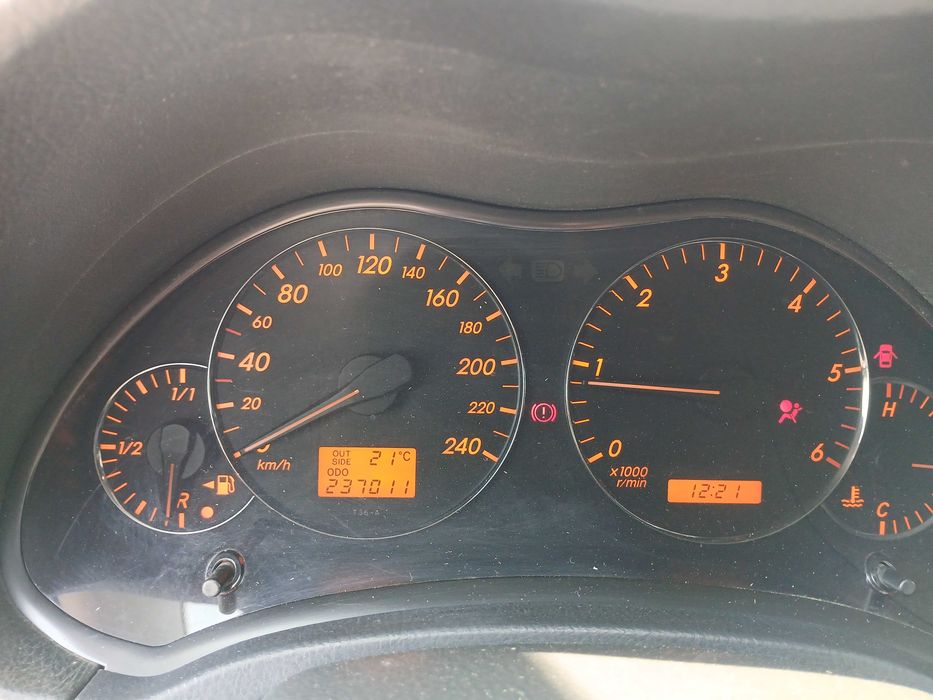 Toyota Avensis 2,0 diesel, 237 tyś/km