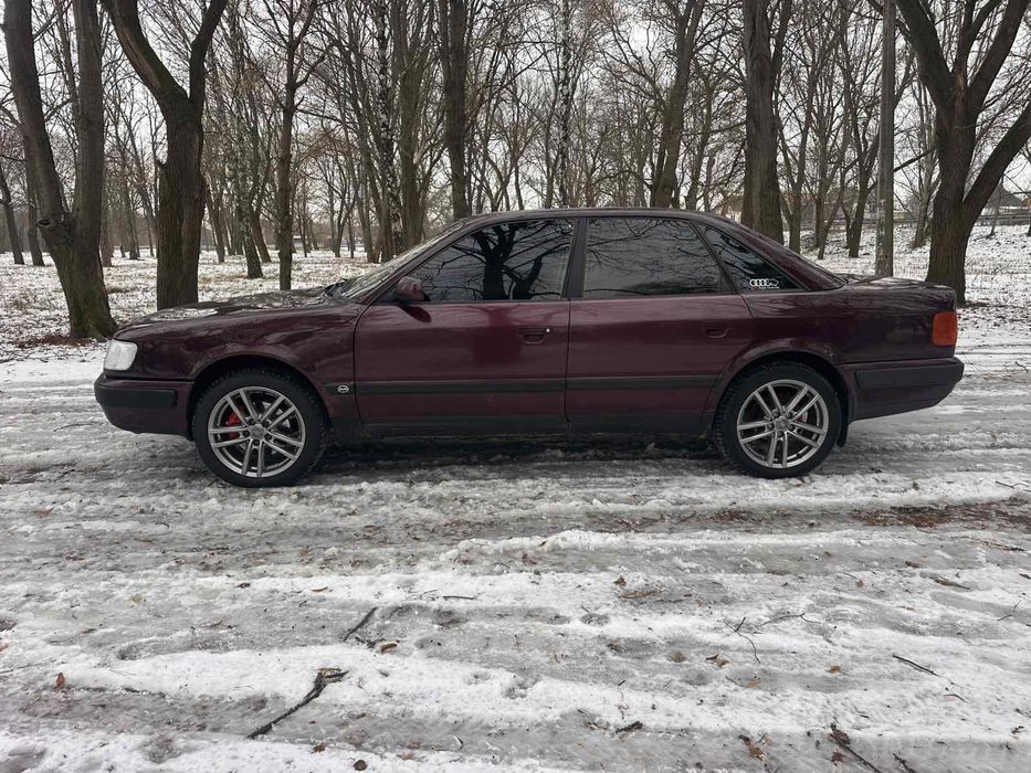 Авто Ауді А4 100