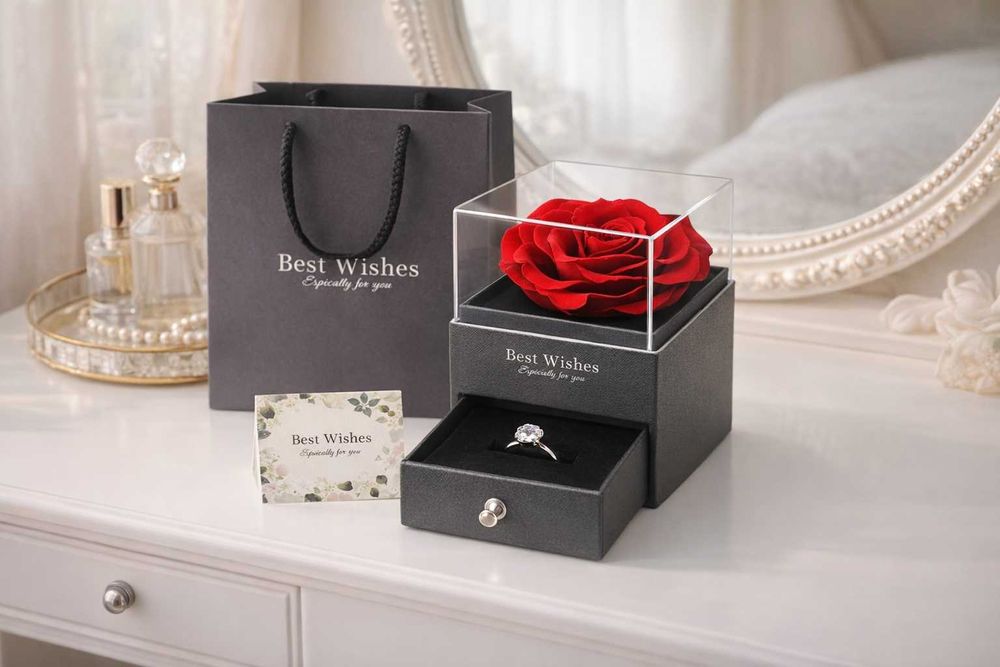 Футляр-коробочка для підвіски-кулона + арома-квіти троянди в шкатулці