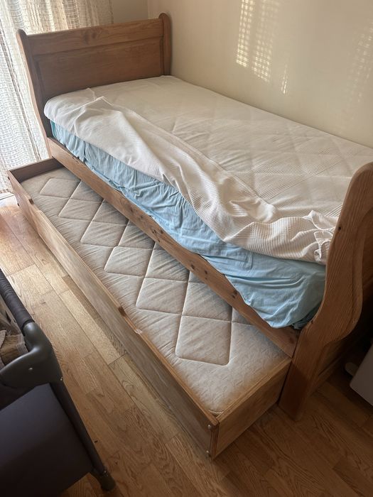 Cama individual com gavetao e dois colchoes