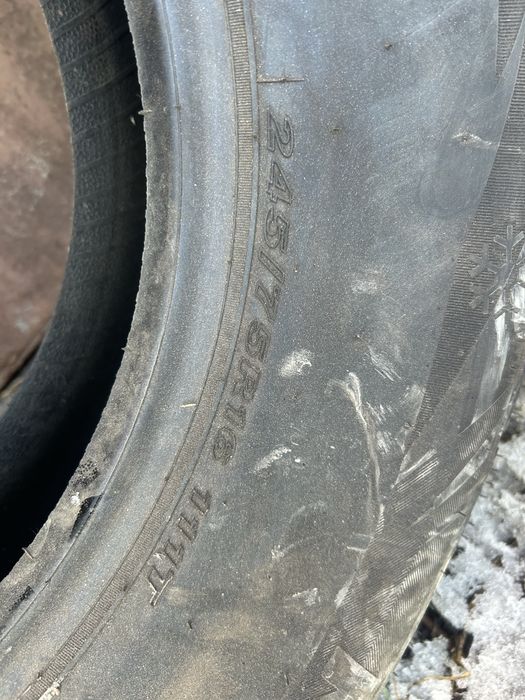 Шини зимові  на джипа