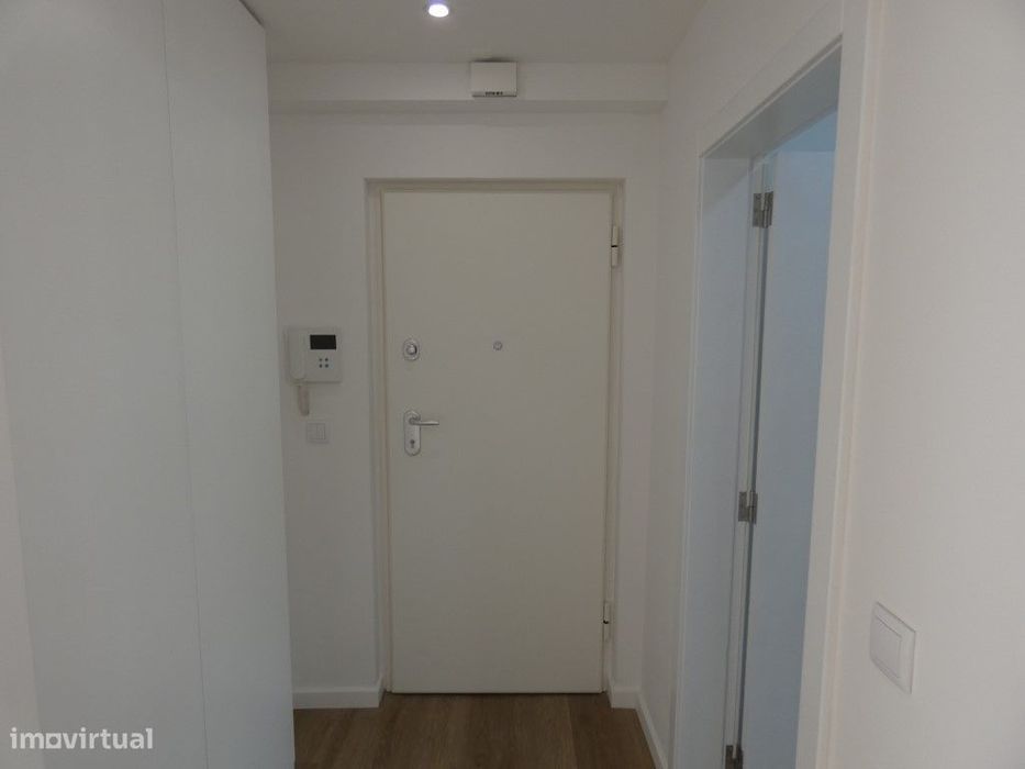 Apartamento T4 - Totalmente Remodelado