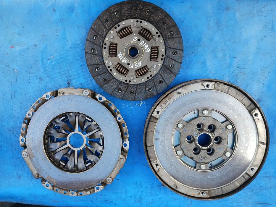 Sprzęgło dwumasa 6 biegowa skrzynia KOMPLETNA LUK 415024410 koło dwumasowe tarcza docisk sprzęgła Audi A4B6 A4B7 A6C5 A6C6 Volkswagen Passat B5 FL Lift Skoda Superb 1.9 TDI ( 130 150KM ) 2.0 TDI Quattro 6 Biegów ORYGINAŁ jak NOWA