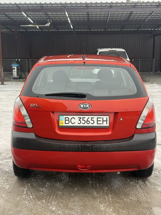 Kia rio 1.4 бензин АВТОМАТ