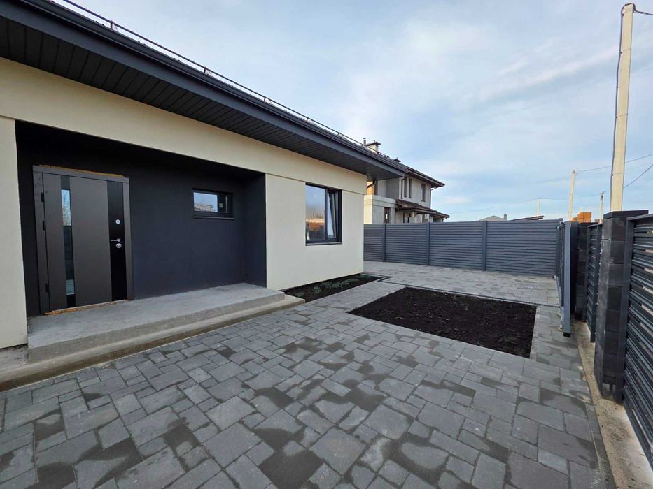 Тарасівка вул Павлюченка будинок 120м.кв. 5 соток землі