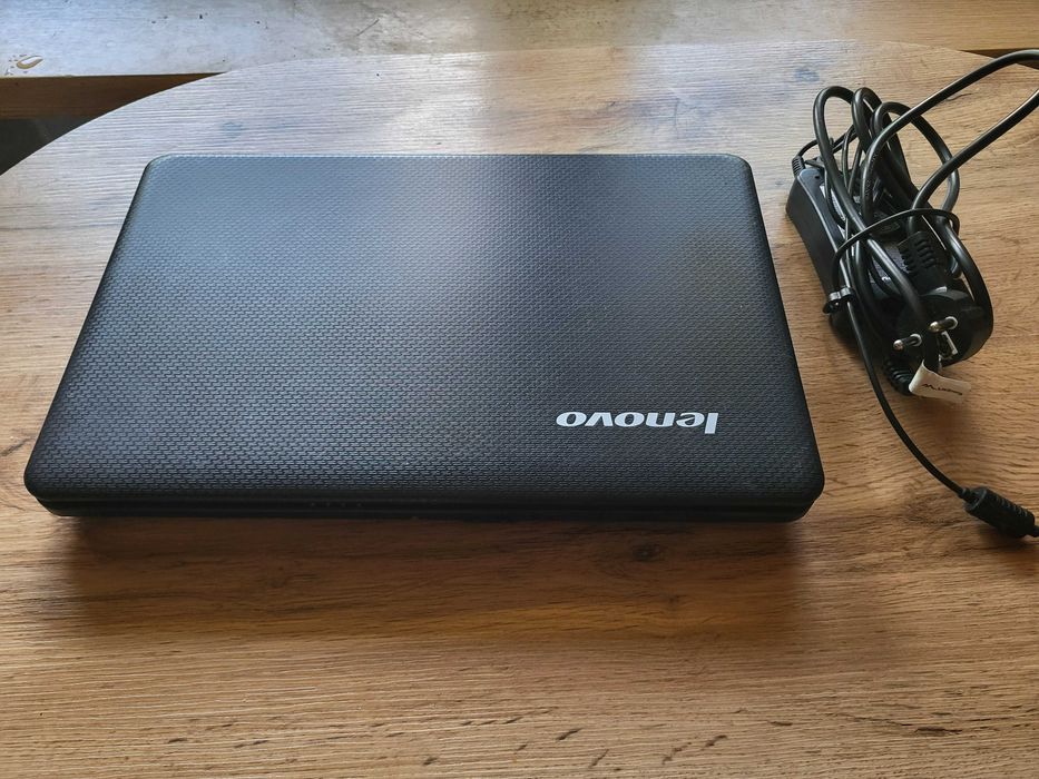 Laptop Lenovo g550 z zasilaczem