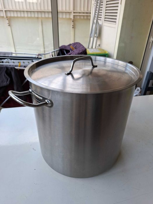 Panela grande de 35l de capacidade