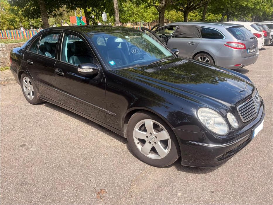 Mercedes-Benz Avantgarde E 220 CDI Automático | 2006 | Preto | 280.000 km | Muito estimado