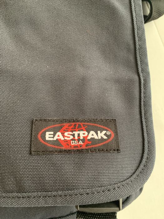 Mala / bolsa/ carteira da Eastpak nova