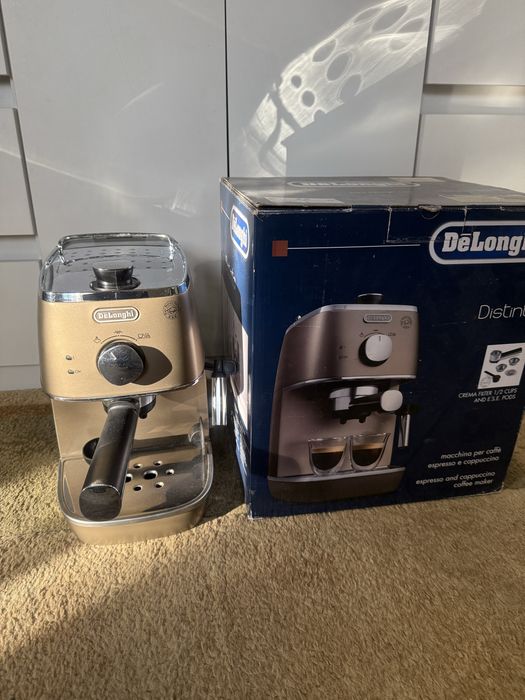 Продам кофеварку Delonghi