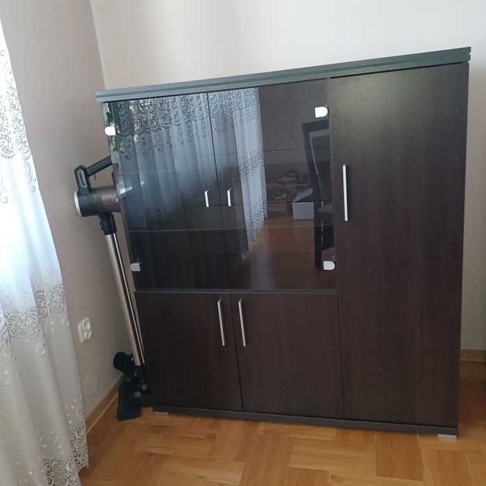 Sprzedam meble komode witryne stół krzesla