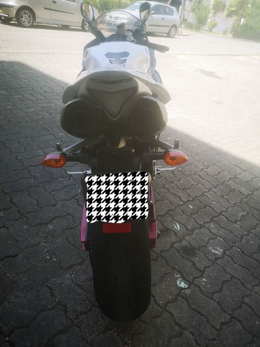 Yamaha r1 crossplane 2009