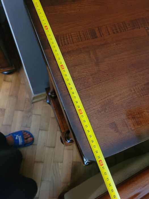 Stolik pod lampę lub do holu.