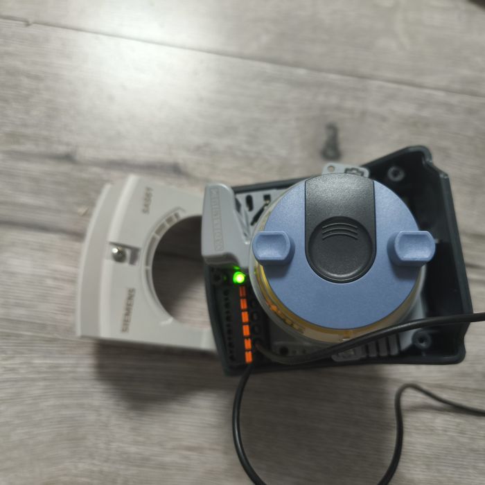 Siłownik zaworu Siemens SAS 61.03 0-10v, 24v AC/DC nowy