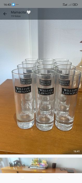 Vendo copos de whisky