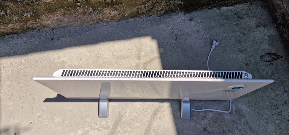 Aquecedor  Orbegozo REW 2000 com 2000 W de potência e conectividade Wi-Fi.