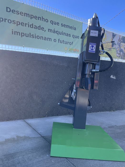 Rachador de lenha 30 toneladas vertical