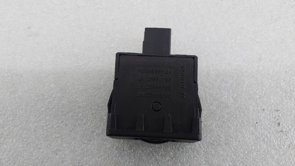 Comando / botão / interruptor multifunções PEUGEOT 208432382290030110721