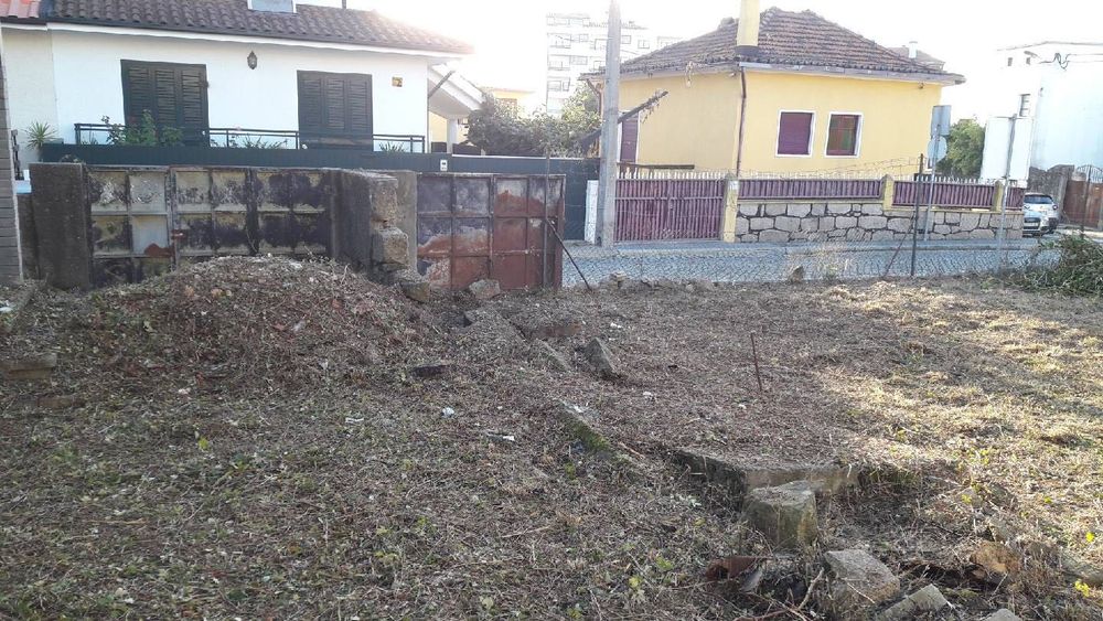 Oportunidade Única: 2 Lotes de Terreno em Águas Santas (Maia)