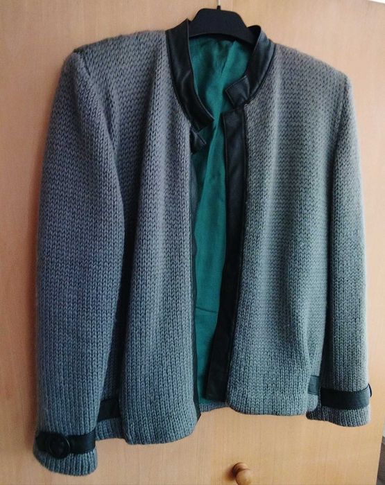 Casaco malha feito à mão, verde seco