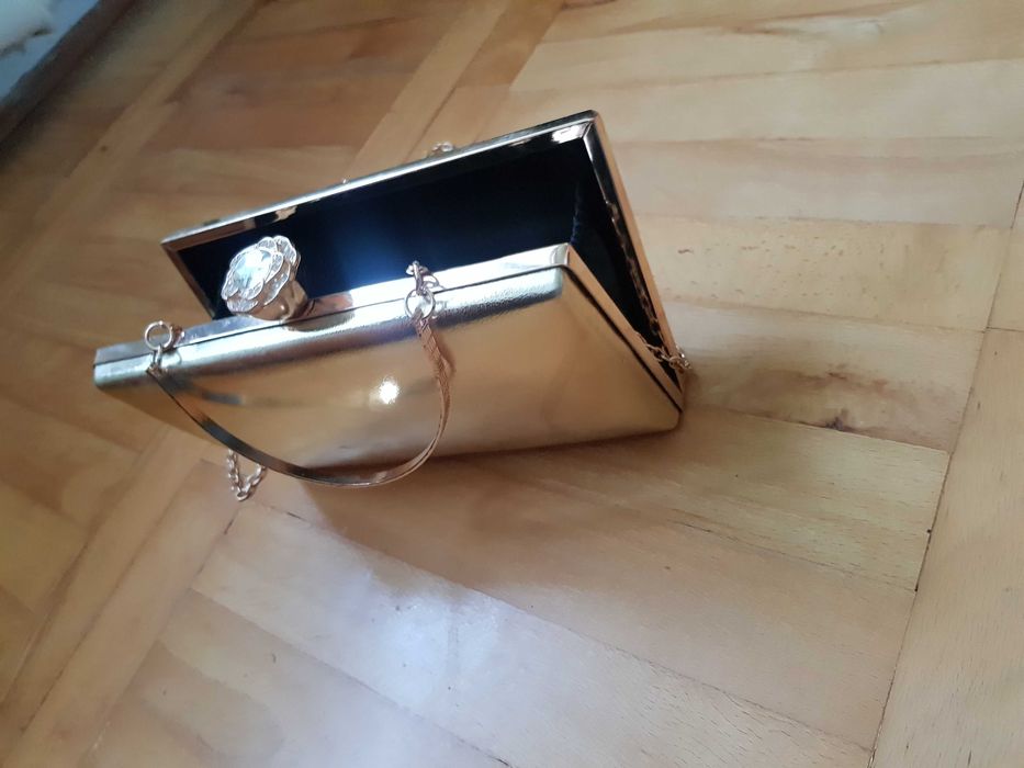 Sprzedam torebkę złotą wizytową