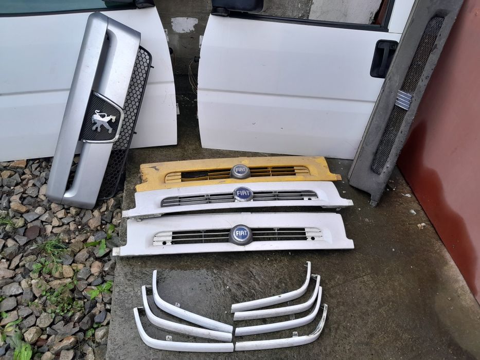 Решітка радіатора пежо партнер експерт сітроєн берлінго джампі