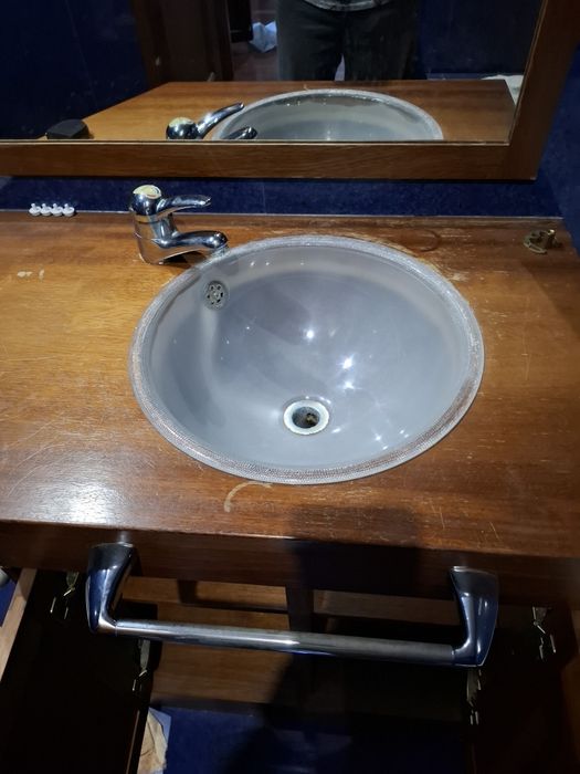 Lavatório em vidro