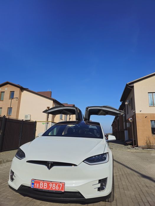 Tesla Model X  75D Європа не битий Intel