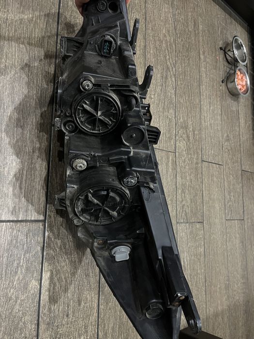 Передня права фара Kia Forte (Cerato) 3 YD