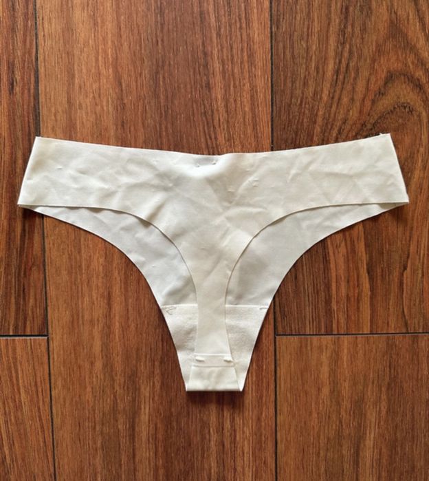 Stringi bezszwowe majtki stringi ciete laserowo niewidoczne stringi