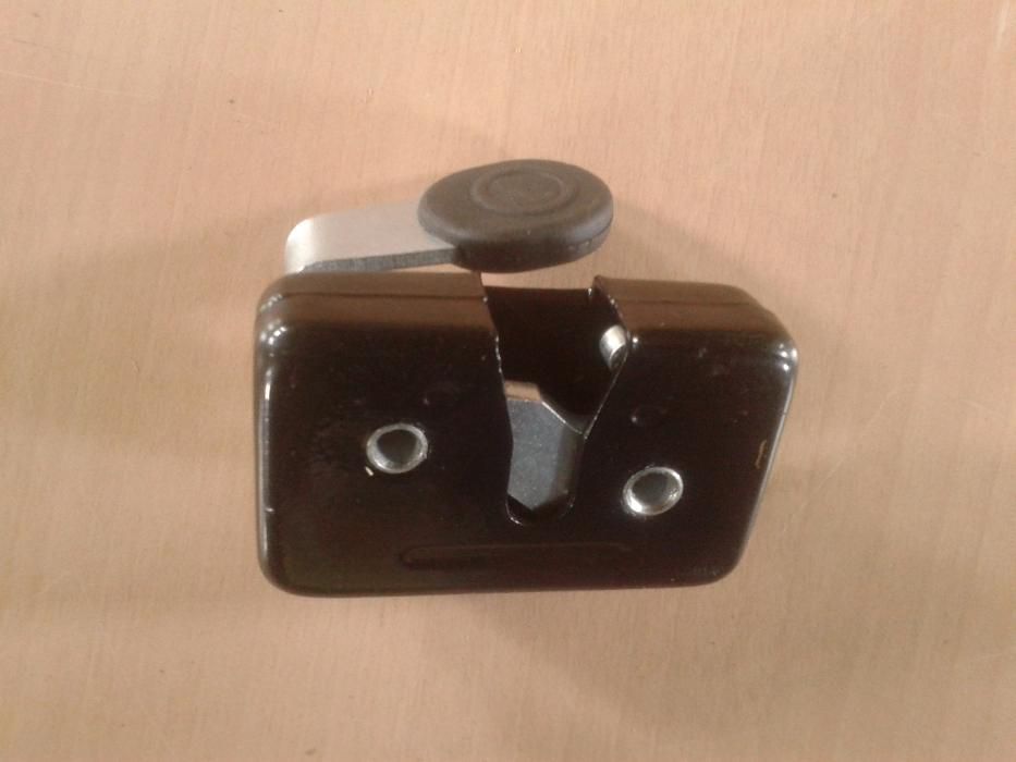 Zamek drzwi prawy do MF3/4 kabina Koja komfort