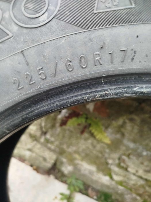 Komplet opon zimowych 255/60R17