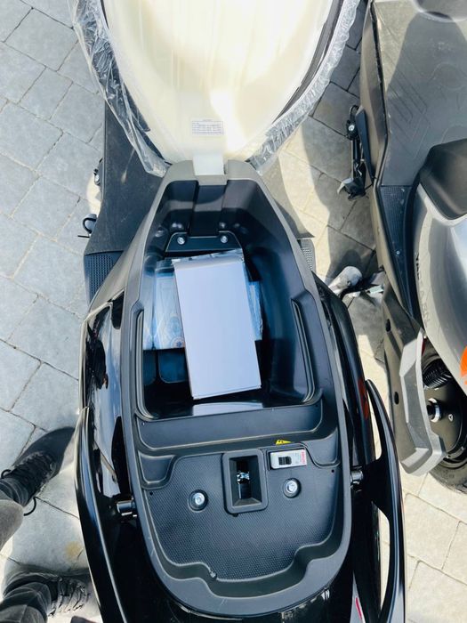 Електроскутер YADEA RN 2100w!графен