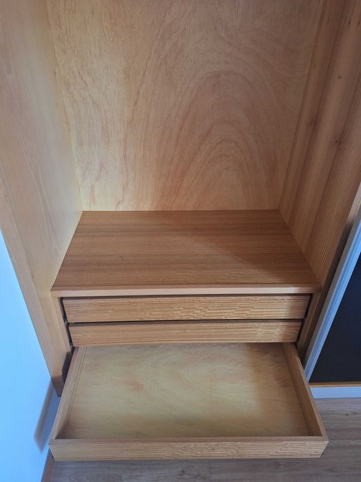 Roupeiro (armário, guarda roupa)