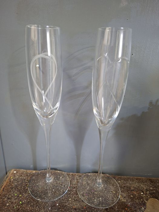 Copos em cristal maciço noivos