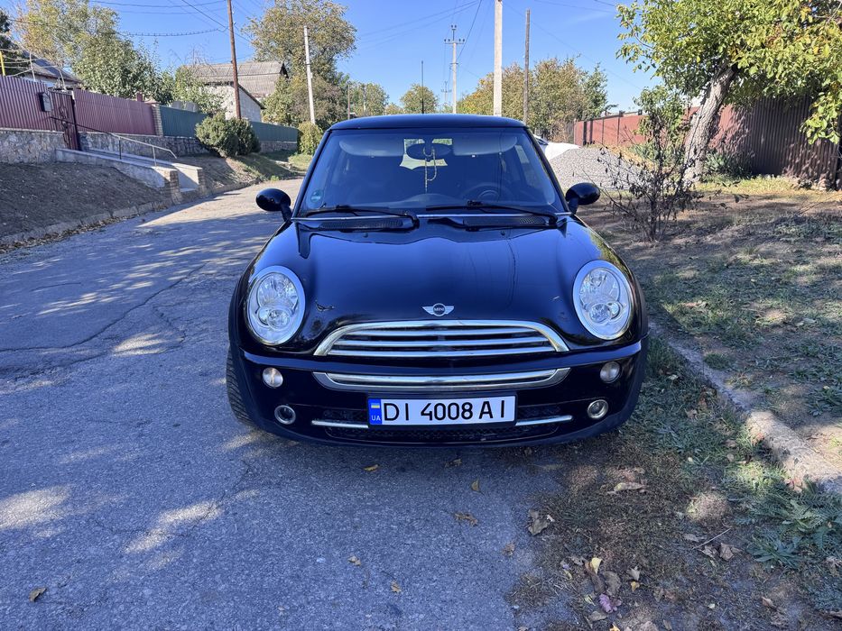 Mini Cooper.        .