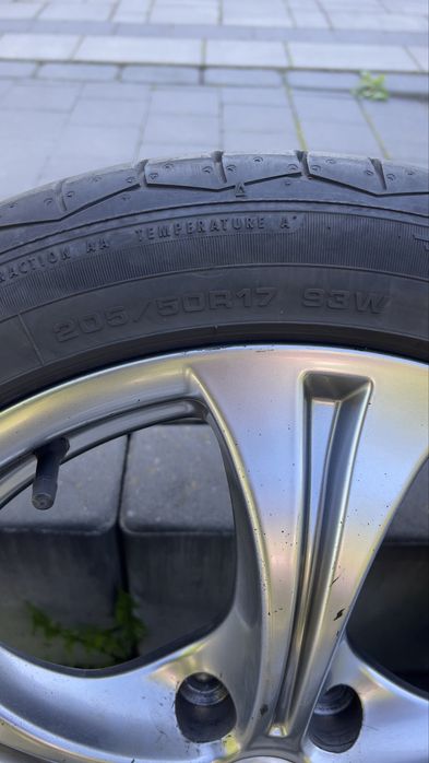 Opony letnie Dębica PRESTO UHP2 205/50R17 z alufelgami