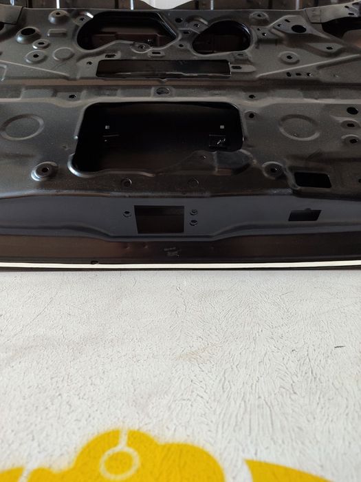 Ляда кришка багажника Тойота Рав 4 Toyota Rav 4 2018 2019 2020 2021 2022 2023 2024