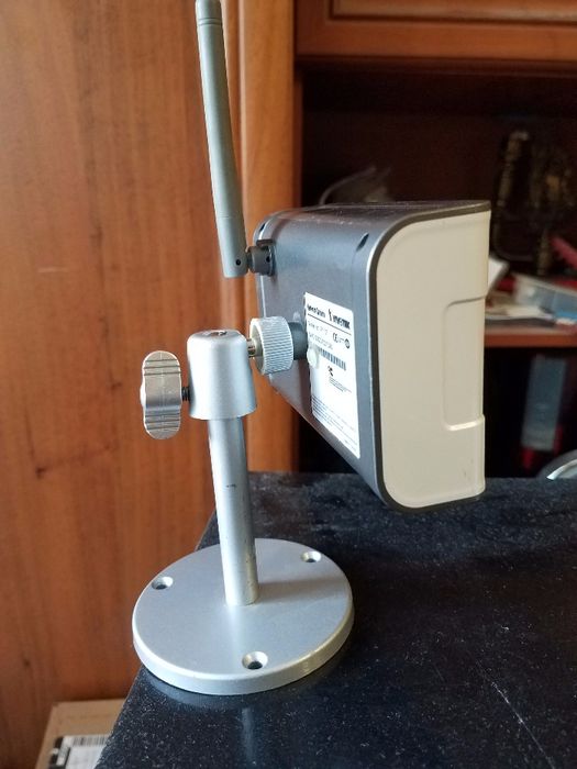 Vivotek IP7137 Wireless IP Network Security MPEG-4 Camera