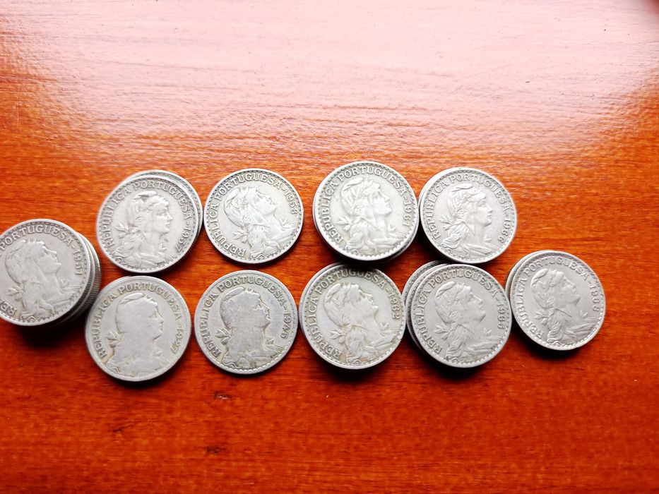 27 Moedas de 1 escudo