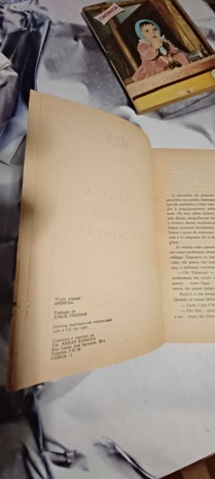 Livro _Violência na Ilha das Ninfas_ de Sean O'Shea
