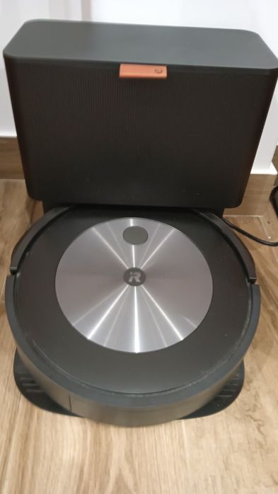Robot aspirador Roomba® j7+ com esvaziamento automático e ligação Wi-F