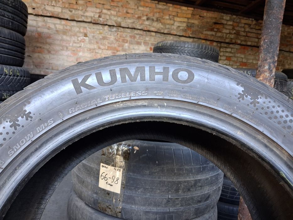 распаровка шины б/у 255/45 R18 Kumho  Winter Craft WD71
